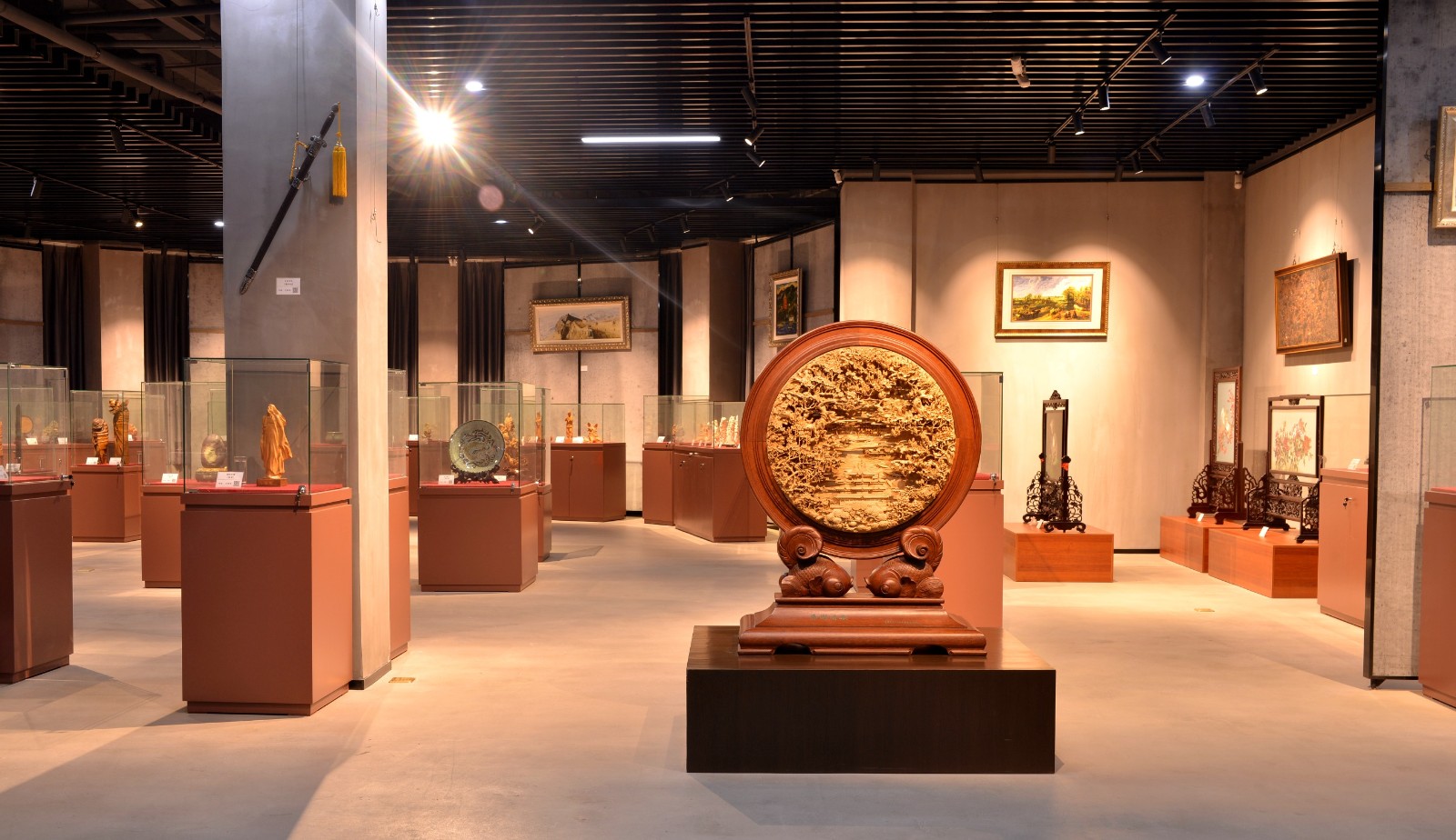 1638520818622538.jpg “嘉瀚堂”館藏品類(lèi)豐富.jpg