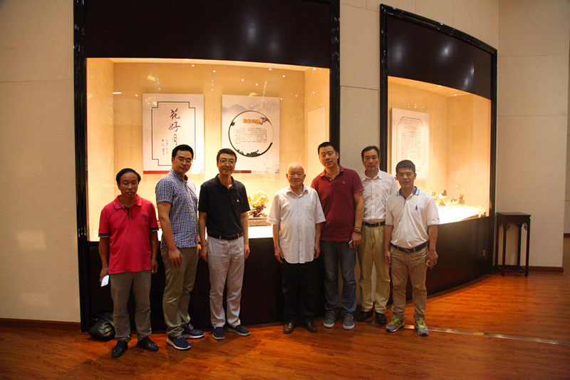 集團公司走訪工藝美術大師調(diào)研行業(yè)發(fā)展現(xiàn)狀