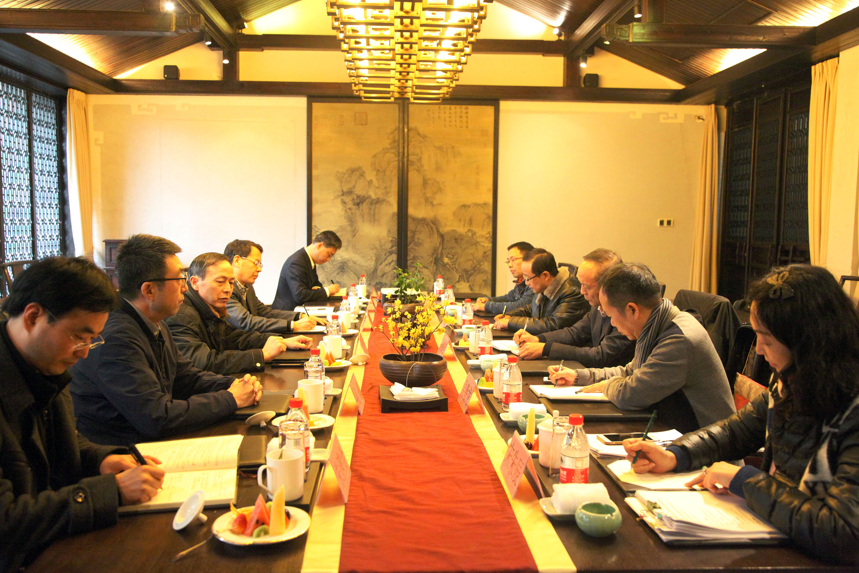 創(chuàng)新參股企業(yè)管理方式激活企業(yè)發(fā)展動力 ——集團公司黨委書記總經(jīng)理虞岳明一行赴匯孚集團調(diào)研