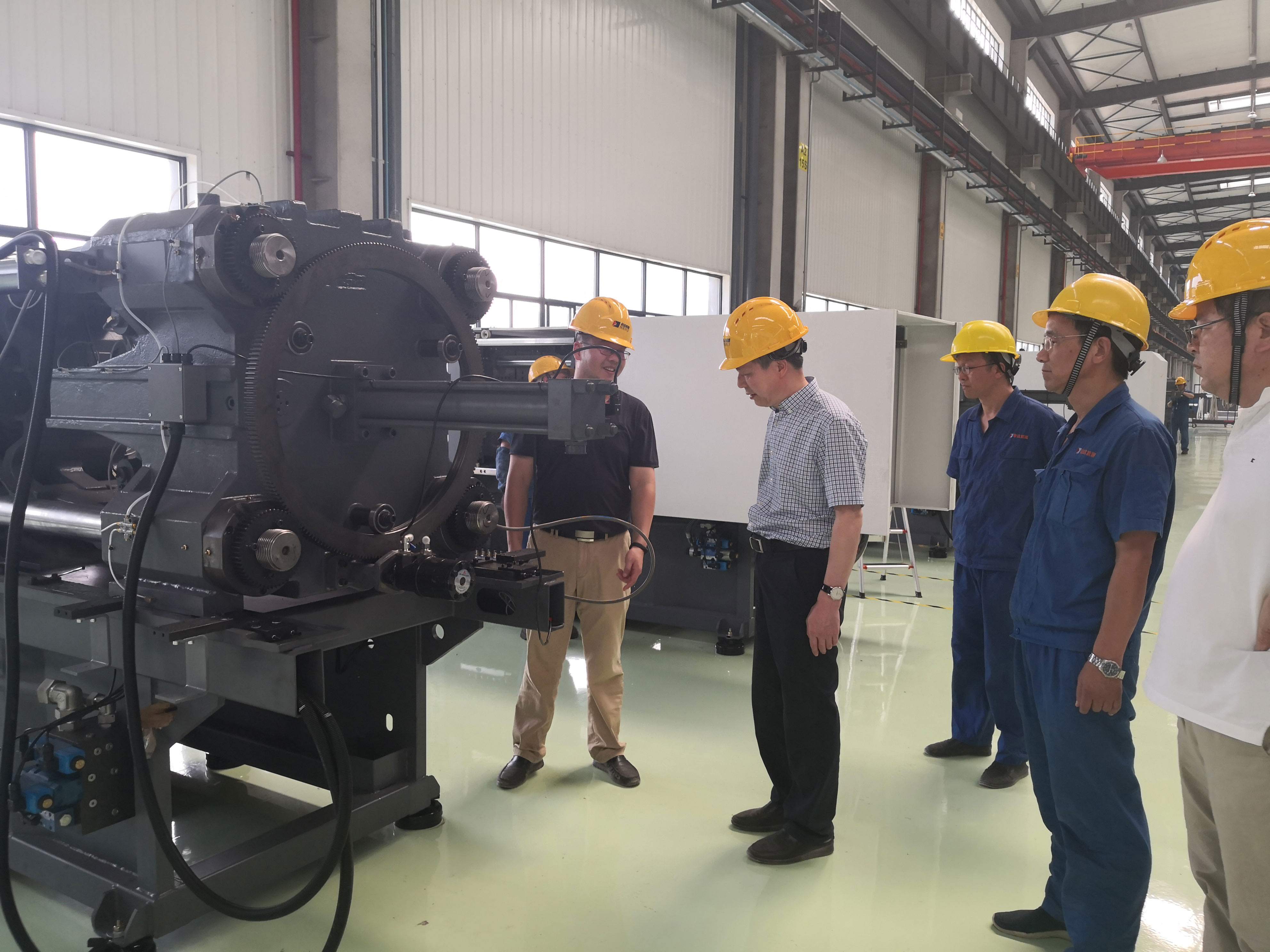 集團(tuán)公司黨委書記、董事長虞岳明對德清申達(dá)開展安全檢查