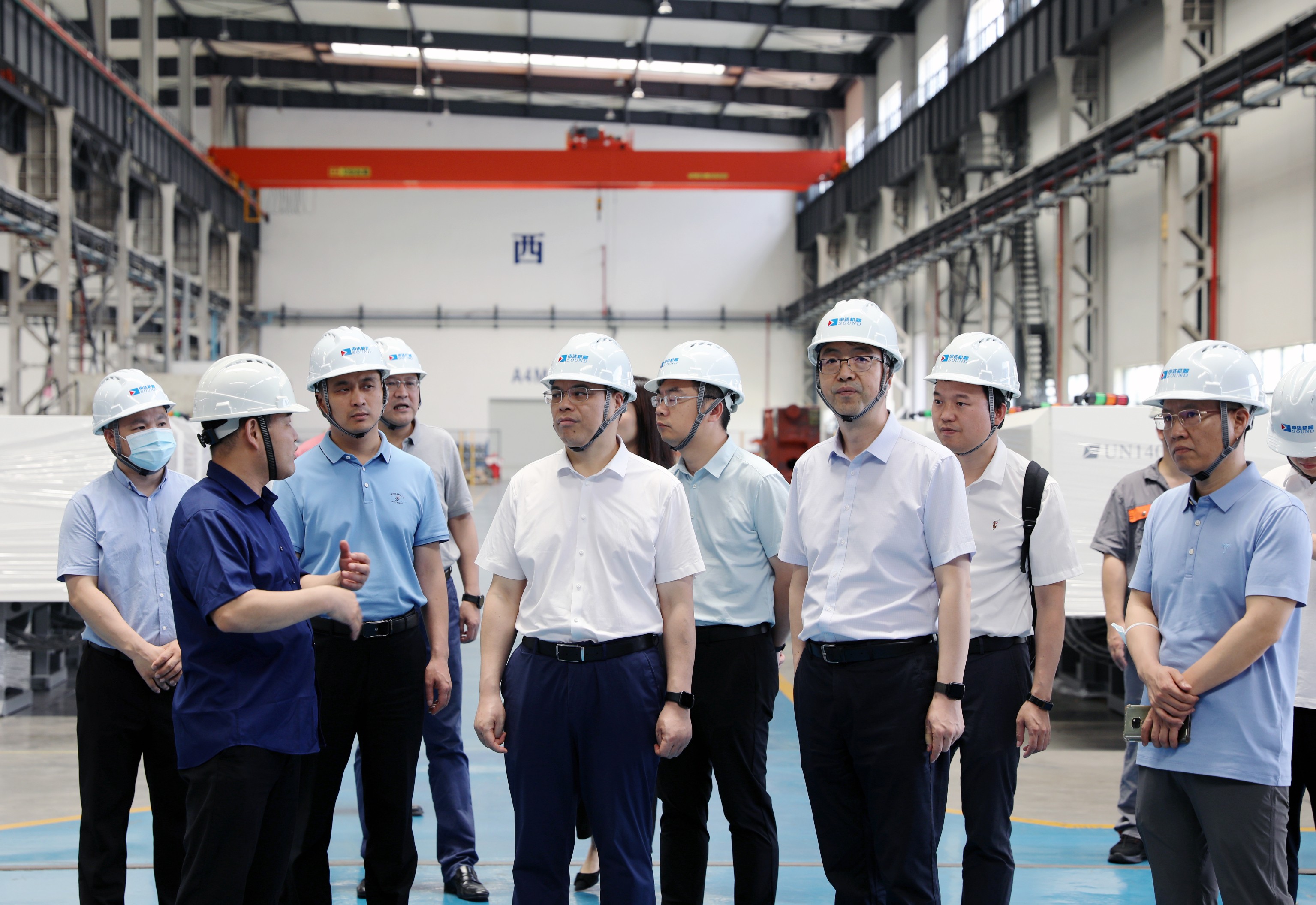 省經(jīng)信廳黨組成員、副廳長葉健松一行赴申達(dá)機(jī)器公司開展調(diào)研和“三服務(wù)”