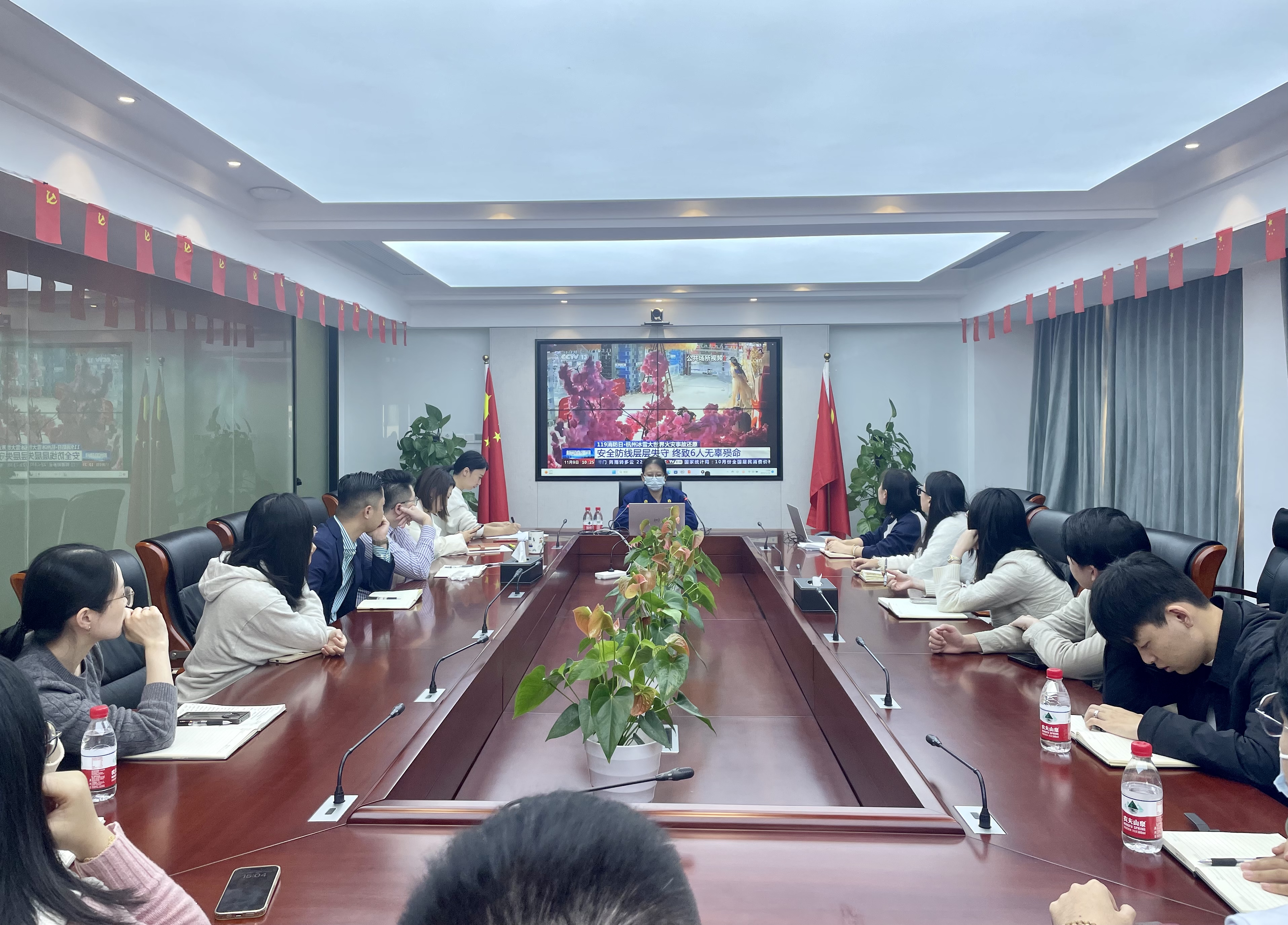 融資租賃公司組織開展消防安全知識(shí)培訓(xùn)和合規(guī)經(jīng)營專題學(xué)法培訓(xùn)