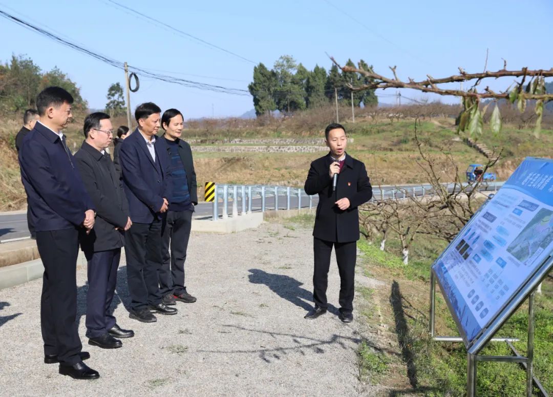省國資委黨委副書記蒲曉斌帶隊赴省二輕集團東西部協(xié)作幫扶村四川省宣漢縣洞子村調研