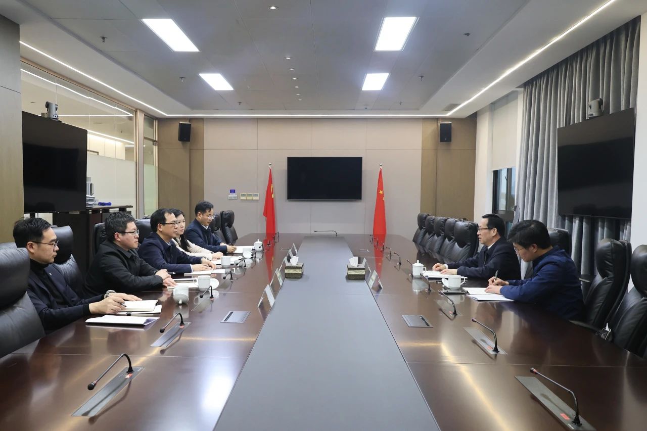 省國(guó)資委黨委專(zhuān)職副書(shū)記蒲曉斌到省二輕集團(tuán)調(diào)研